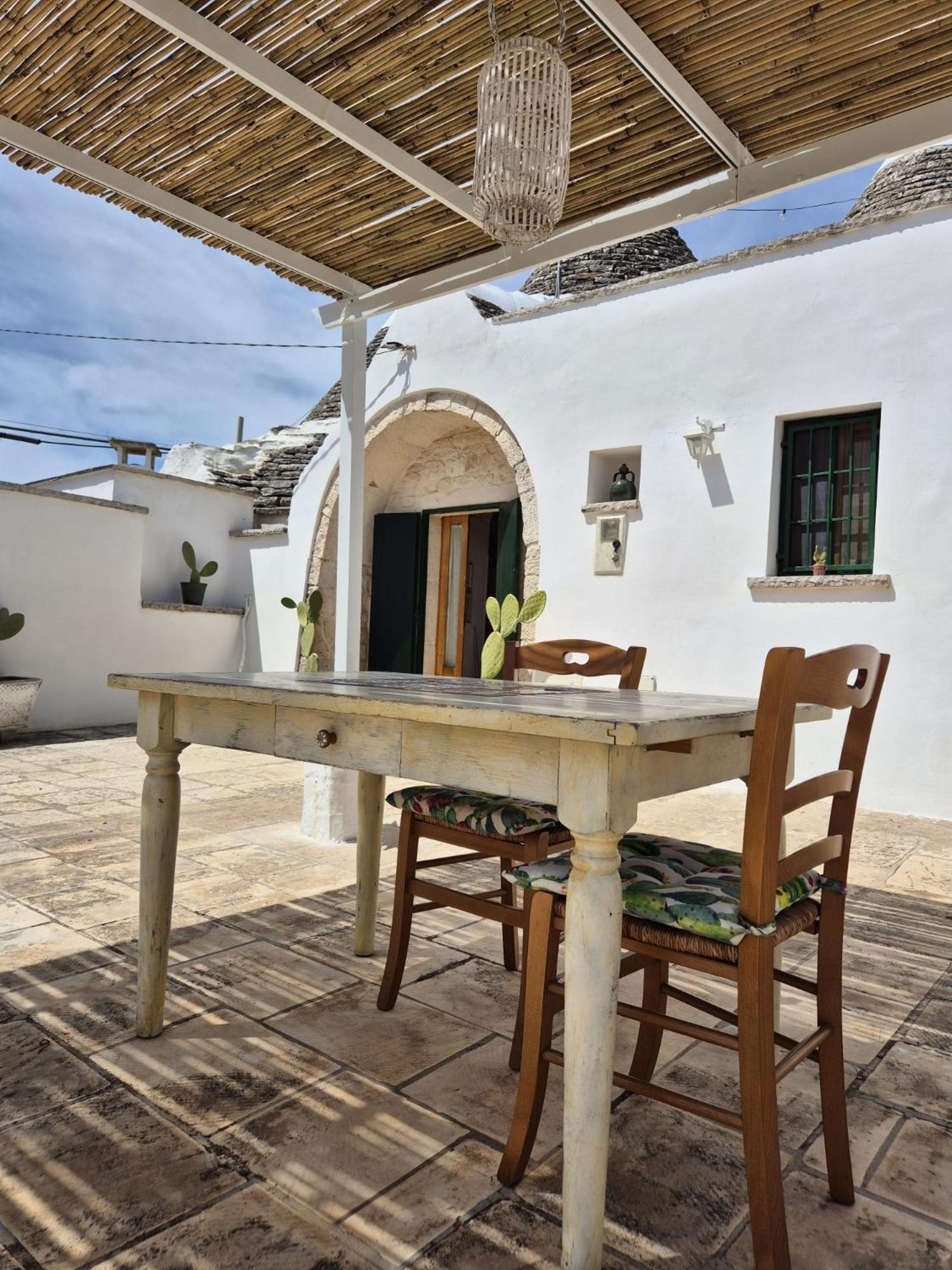 Trulli And Pool - I Cactus Villa Martina Franca Eksteriør billede